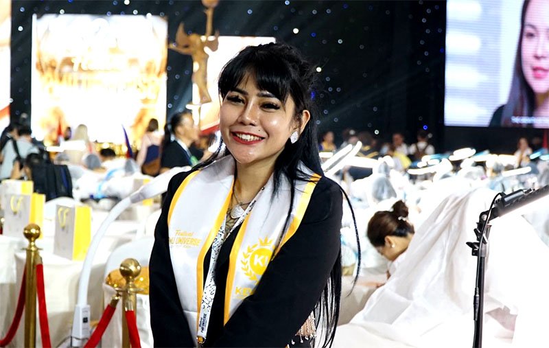 Erfianita Amri Owner Salon Kecantikan RV Studio